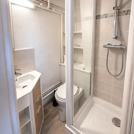 Cosy Vue Sur Le Chateau- Gare Rer A A 1 Min Apartamento *