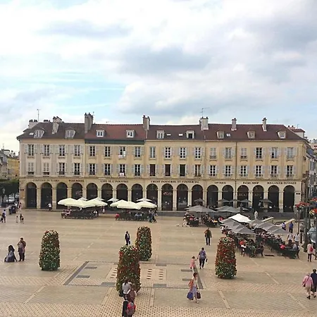 Apartment Cosy Vue Sur Le Chateau- Gare Rer A A 1 Min
